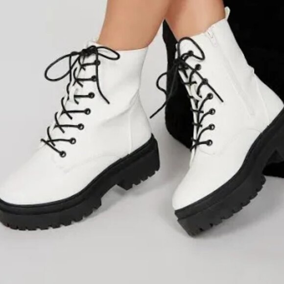 Dream Pairs Shoes - Dream Pairs Black Lace-Up Platform Combat Boots Size 7 New